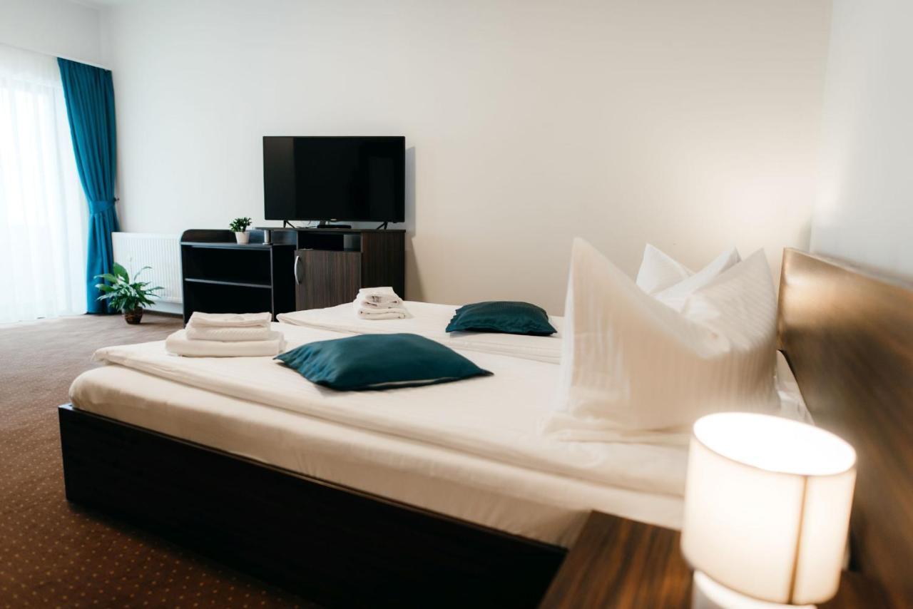 Pava Pension & Spa 오도르헤이우세쿠이에스크 외부 사진